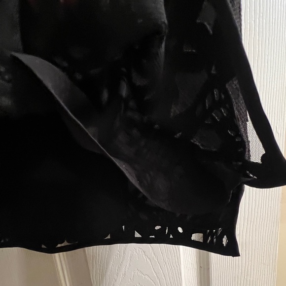 Marie Oliver laser cut elegant blouse - Picture 5 of 8